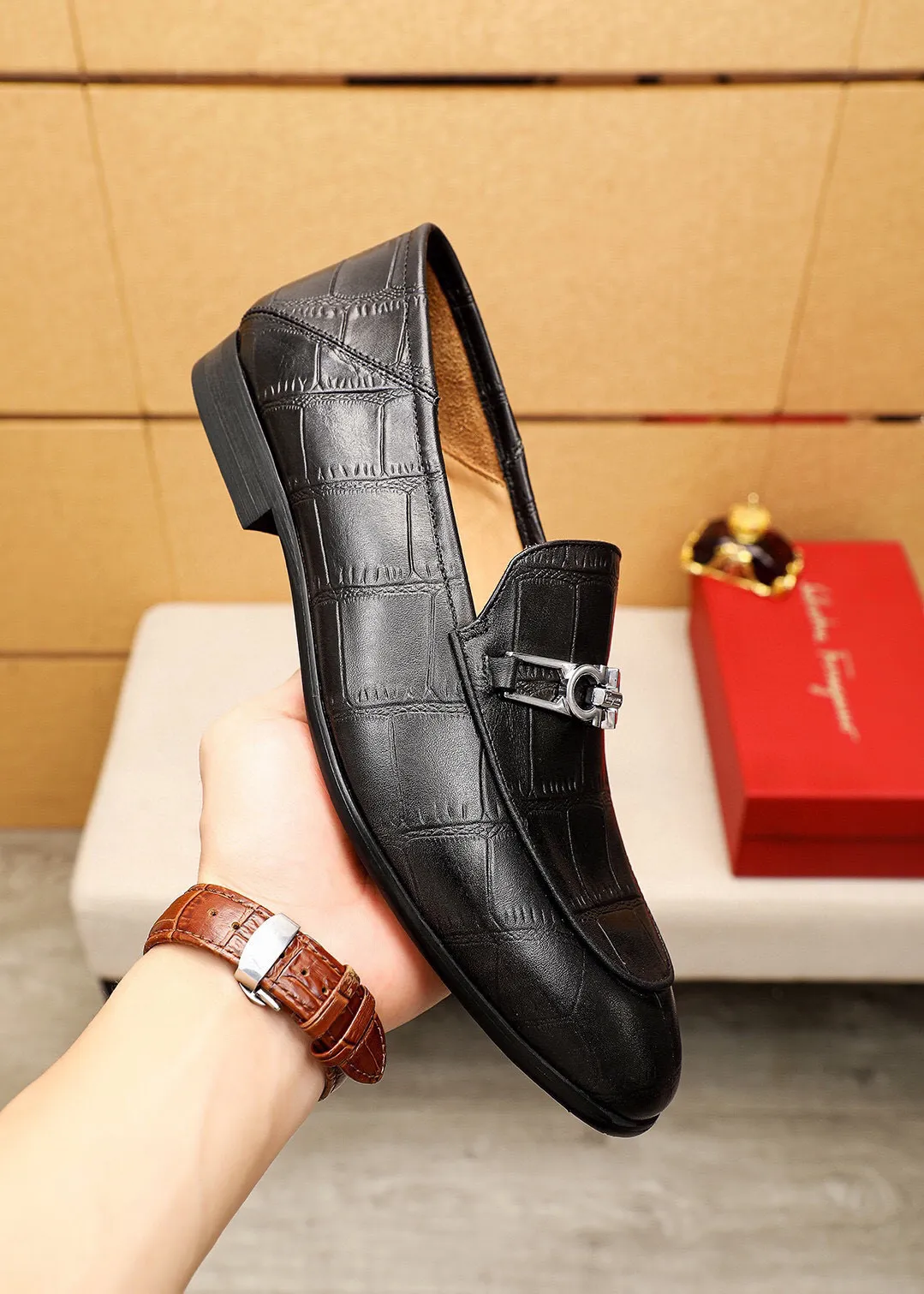Men's shoes 💰480 💐[Ferragamo/Ferragamo] (high-end Niuli) New 🐲Ferragamo* Ferragamo classic formal leather shoes! The upper is made of imported first-layer cowhide and the upper is made of comfortable first-layer cowhide leather lining! Original wear-resistant rubber outsole! High quality products! Code number 38-44 (45🉑️customized)